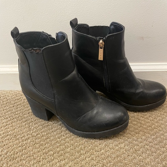 Black Ankle Boots with Chunky Heel - Picture 1 of 3